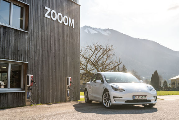 zooom productions climate co2 neutral Tesla HV 330