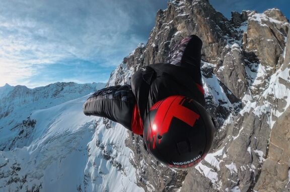 zooom projects yodobashi xtreme red bull delivery image 02