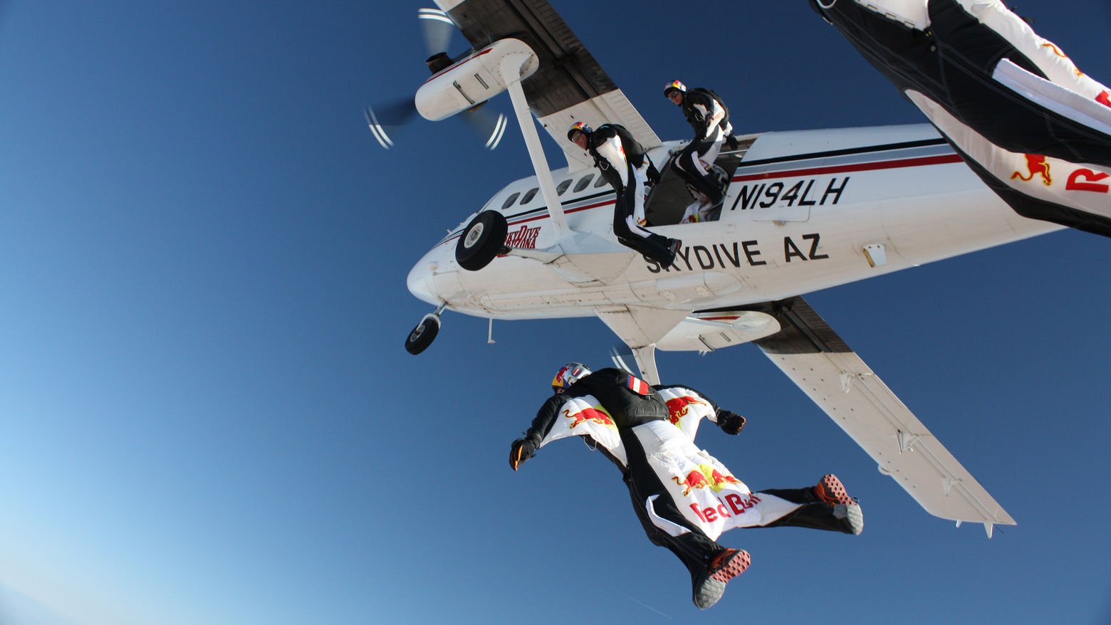 header skydive